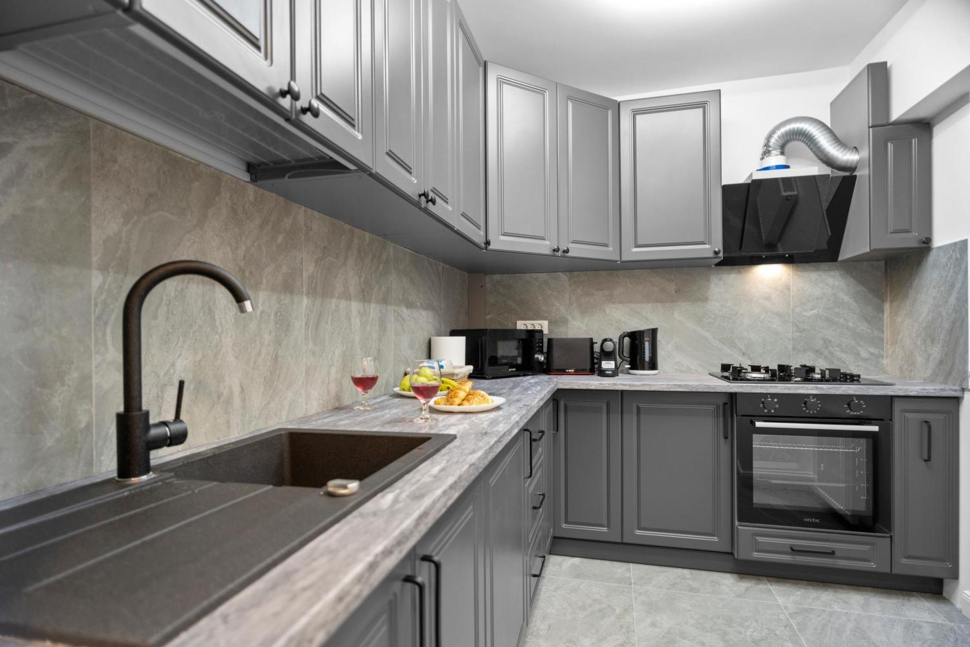 Luxurious With Balcony - Bibescu Ultra
