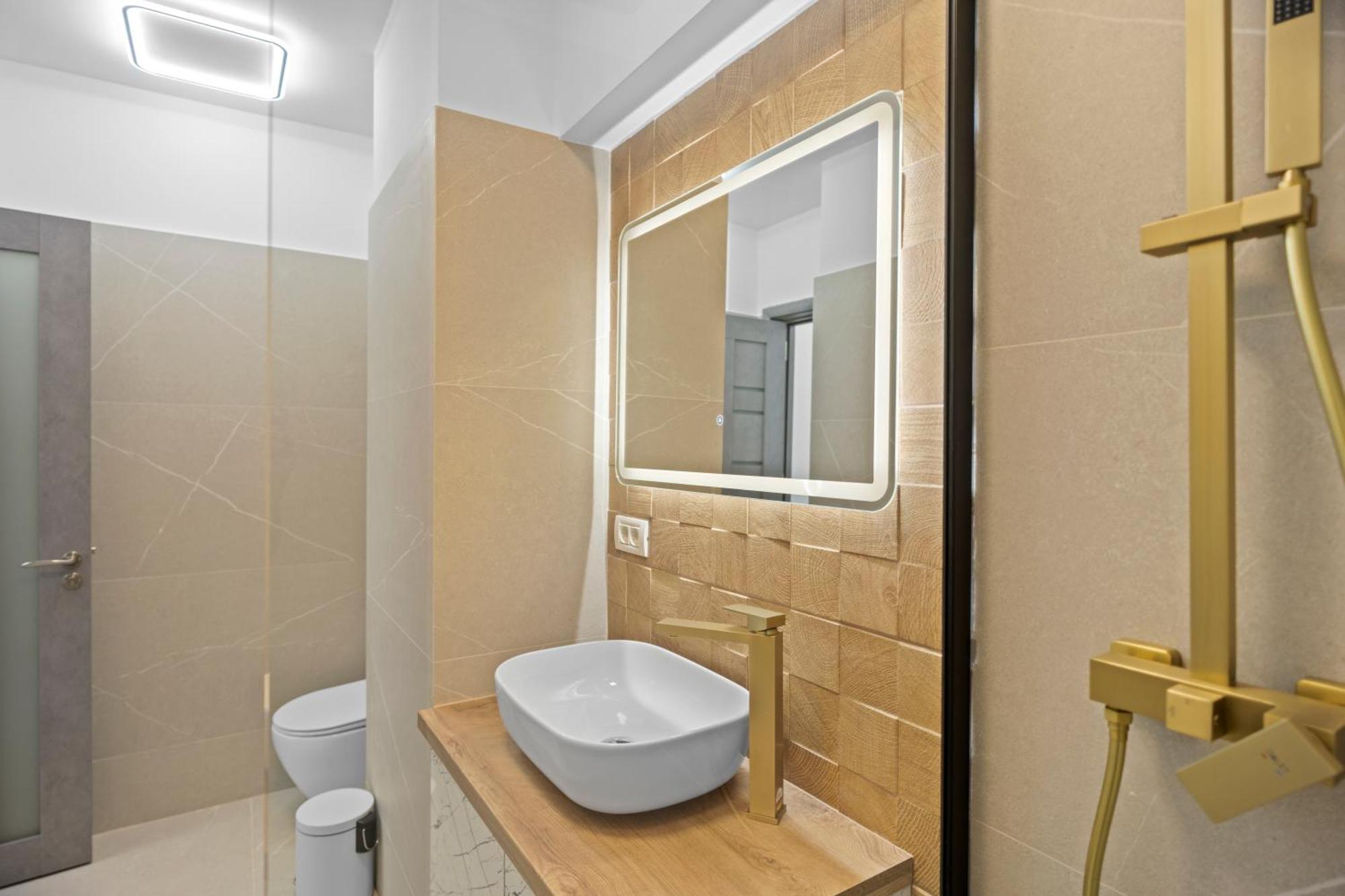 Luxurious With Balcony - Bibescu Ultra *